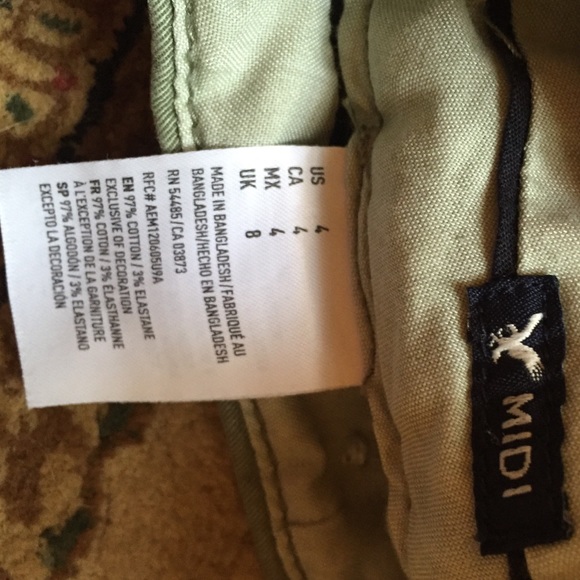 AE Shorts - Picture 4 of 4