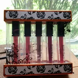 Ellen Tracy lip gloss set