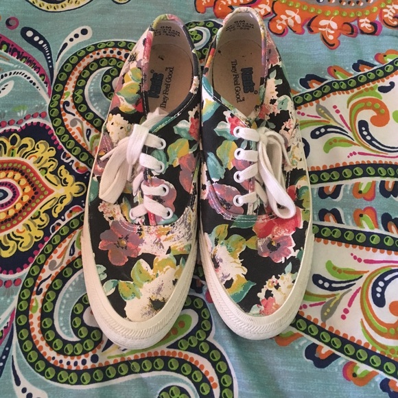 Excellent used condition vintage floral Keds.