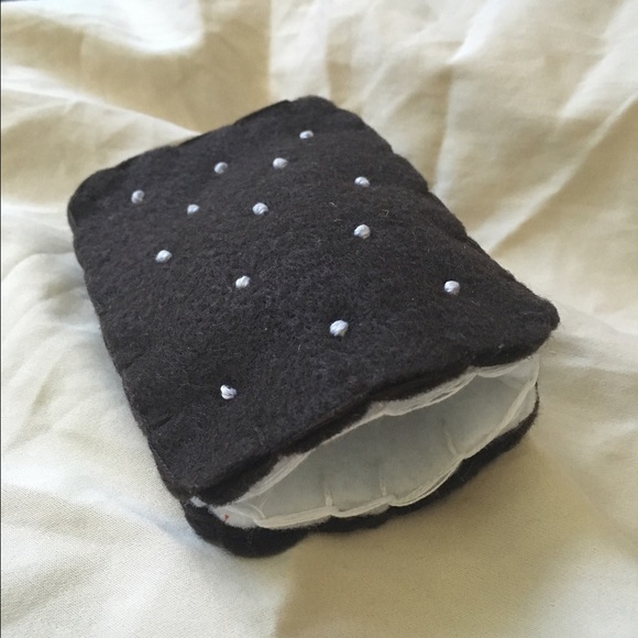 Ice Cream Sandwich Birth Control Case - Picture 3 of 3