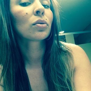 Meet your Posher, Jenelle