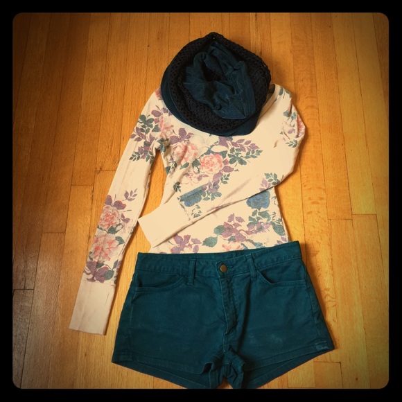 Urban Outfitters Long Sleeve Shirt Size S