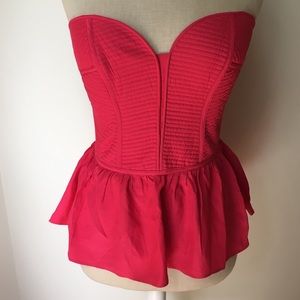 Super cute figure flattering top!