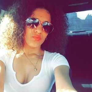 Meet your Posher, Flavia maria