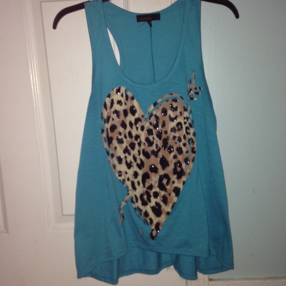 Blue tank top with cheetah print heart