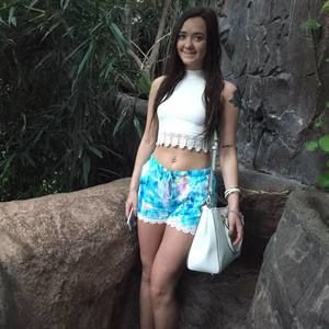 Meet your Posher, Lauren