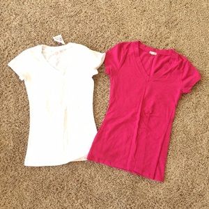 🚫SOLD🚫 Simple white and pink T-shirts medium