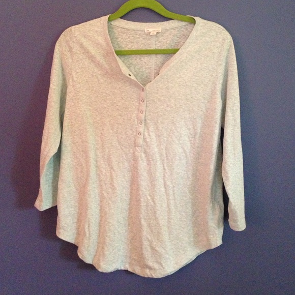Button collar shirt