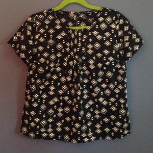 Short sleeved top