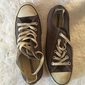 Grey converse