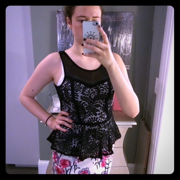 Super cute Black lace blouse - Picture 1 of 3