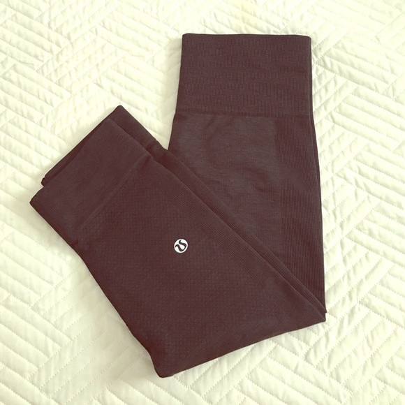 Lulu crop leggings