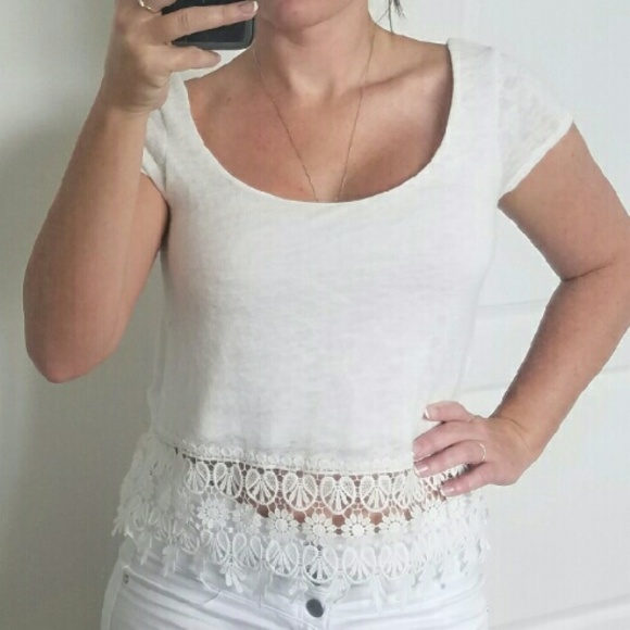 Lace crop top - Picture 1 of 4