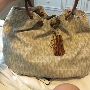 A Micheal Kors purse
