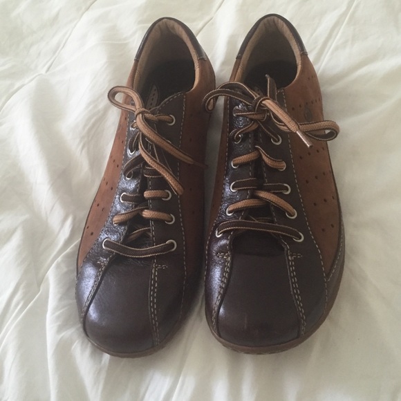 Born Sneakers