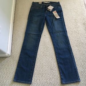 Levi's Jeans - straight -women size 27x30 (size4),