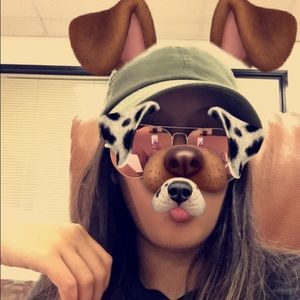 Meet your Posher, Deena