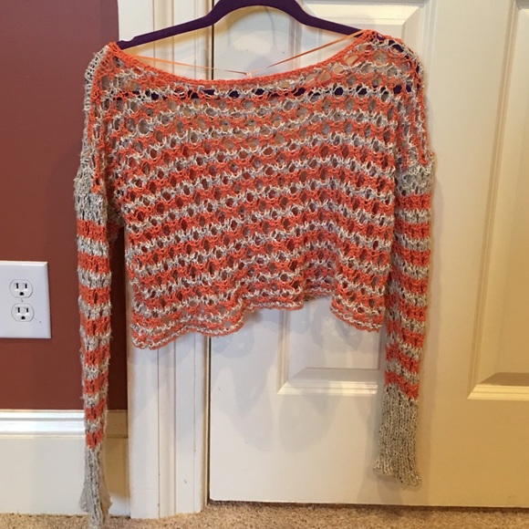 FREE PEOPLE CROP SWEATER - Picture 3 of 4