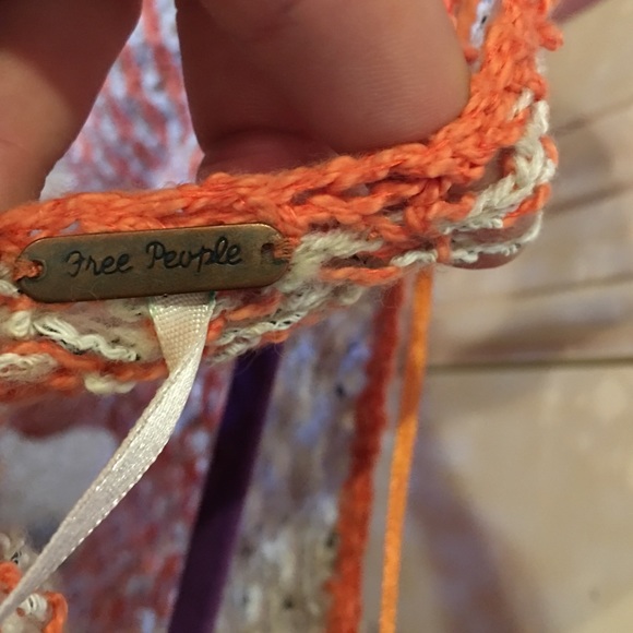 FREE PEOPLE CROP SWEATER - Picture 4 of 4