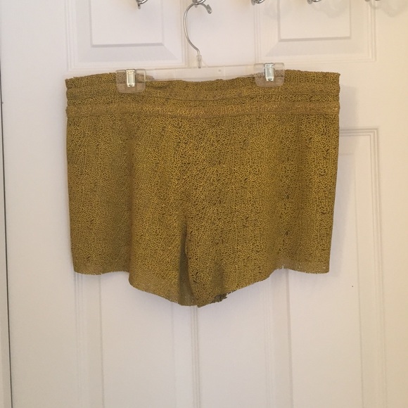 Helmut Lang 100% Lamb Leather Laser Cut Shorts - Picture 2 of 2