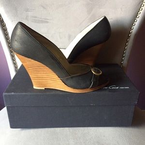 Kenneth Cole New York black wedges sz 9