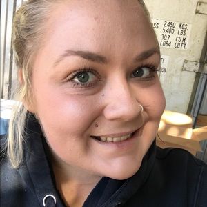 Meet your Posher, Carrie