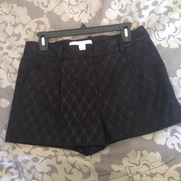 NWOT Diane Von Furstenberg black shorts sz 6!