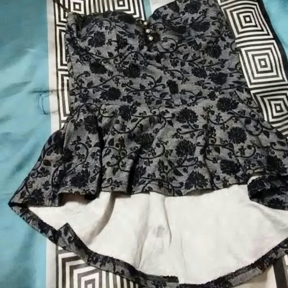 Top - Picture 1 of 1