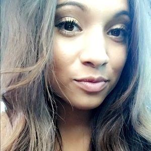 Meet your Posher, Attalia