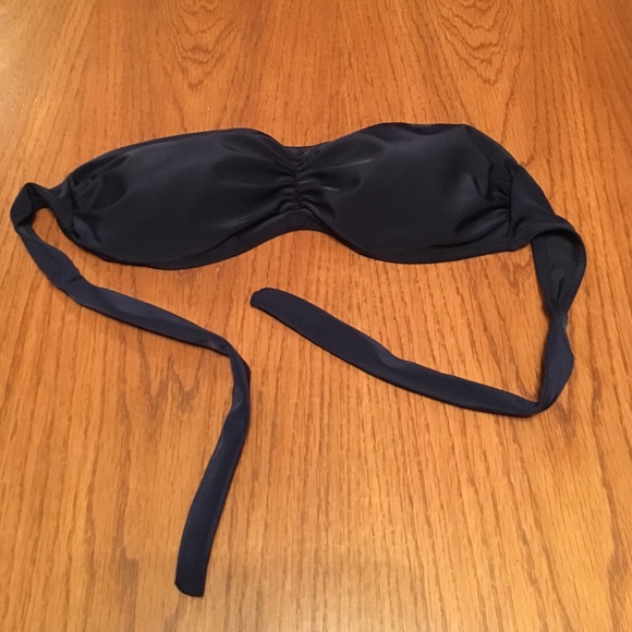 Strapless bikini top