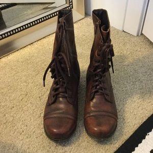 Steve Madden Troopa boot. Worn once! Cognac size 8
