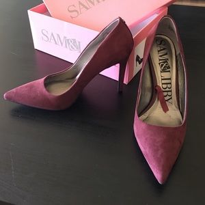 Sam & Libby target pumps