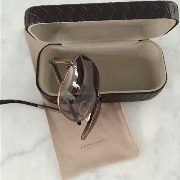 Ultra chic Bottega Veneta aviator sunglasses main image 4