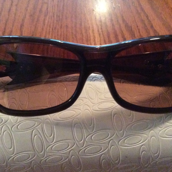 Oakley Sunglasses - Picture 2 of 2