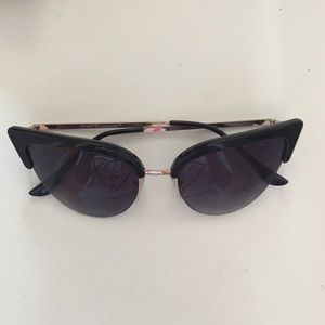 Retro Cat-Eye Sunglasses