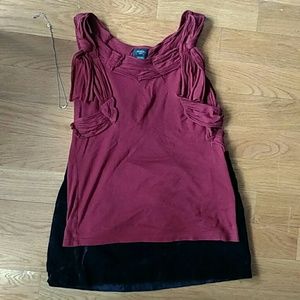 Deletta maroon sleeveless top