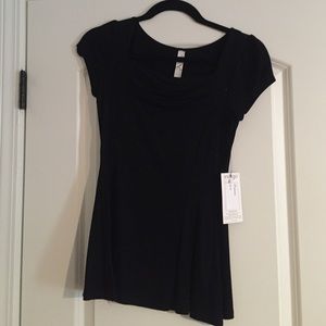 Black t shirt with cute neckline