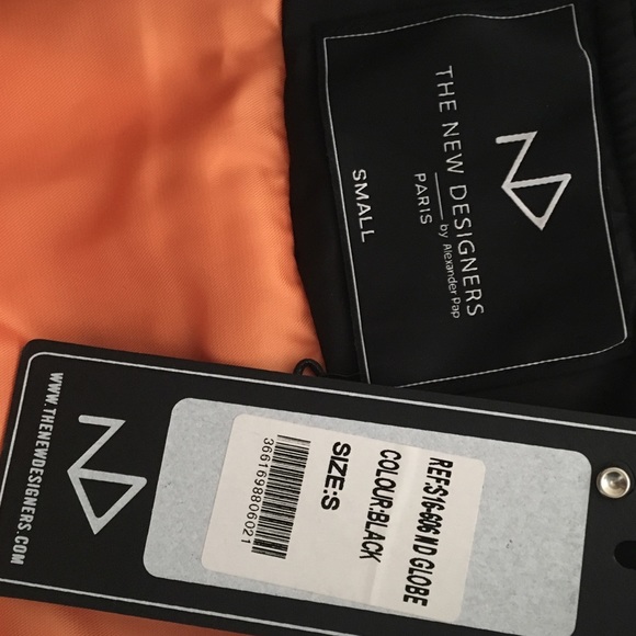 Jacket size: Small - Picture 3 of 4