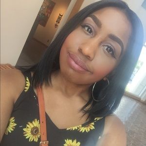 Meet your Posher, Maya