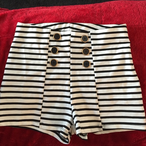 ‼️SOLD‼️ High-Waisted Dressy Shorts - Picture 1 of 1