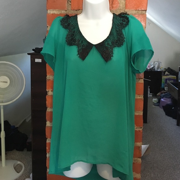 🎉 3/$15! 🎉 Emerald Green Blouse