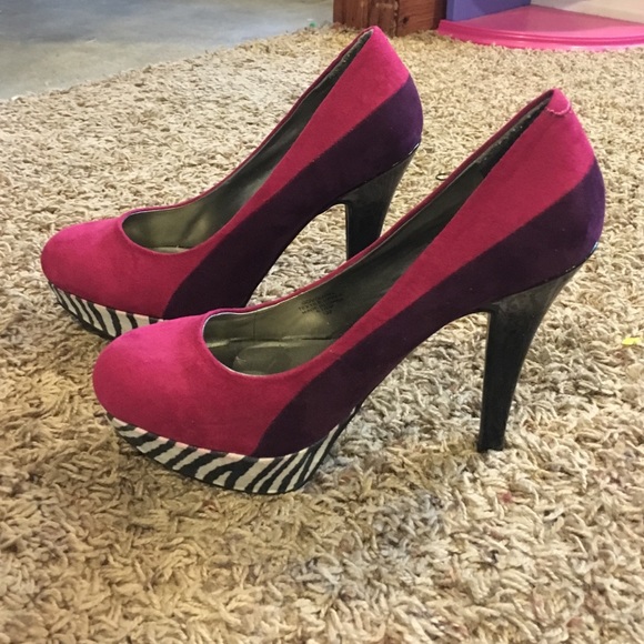 G by Guess fun going out heels!