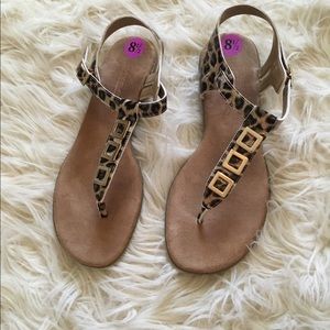 Worn once for a couple hours, not my style.