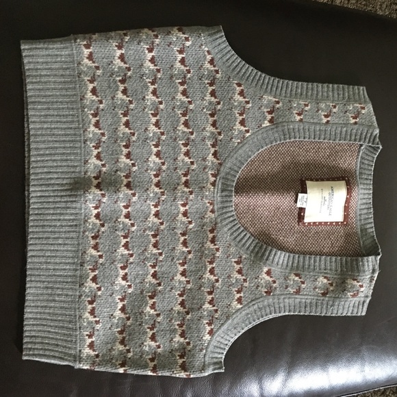 Woman's American Eagle sweater vest. Gently worn.