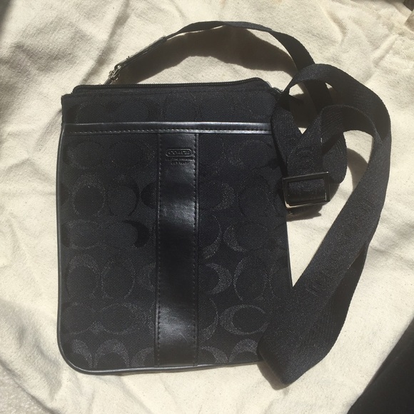 Coach signature swingpack crossbody