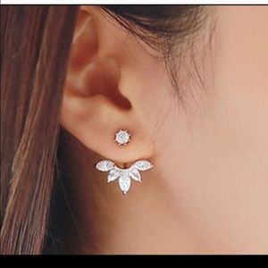 🌹NWOT Ear cuff leaf stud earrings