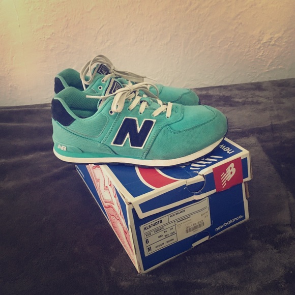 New Balance- Aqua