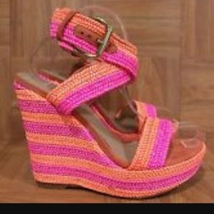 Stuart Weitzman Alex wedge neon 5.5