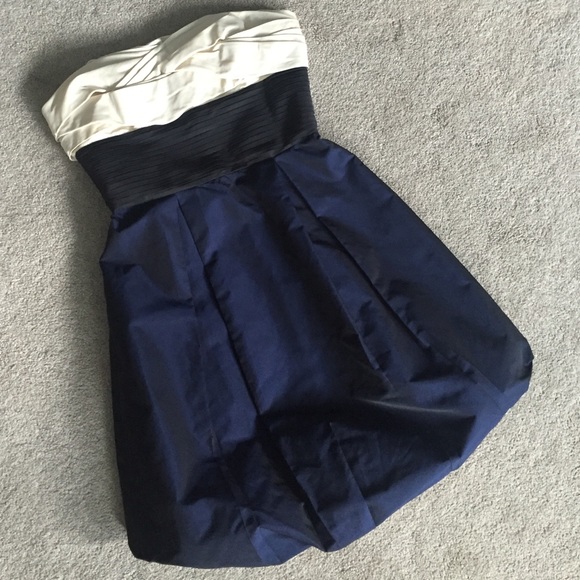 BCBG cream/black/navy bubble dress. Size 2.