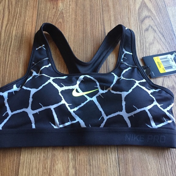 Nike Other - Nike pro sports bra Sz S
